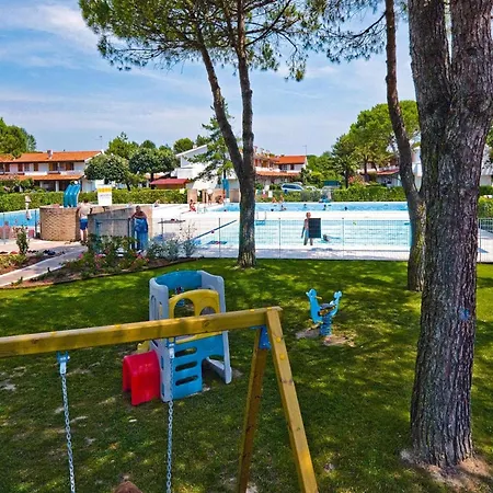 Villaggio Danubio, * ביביונה